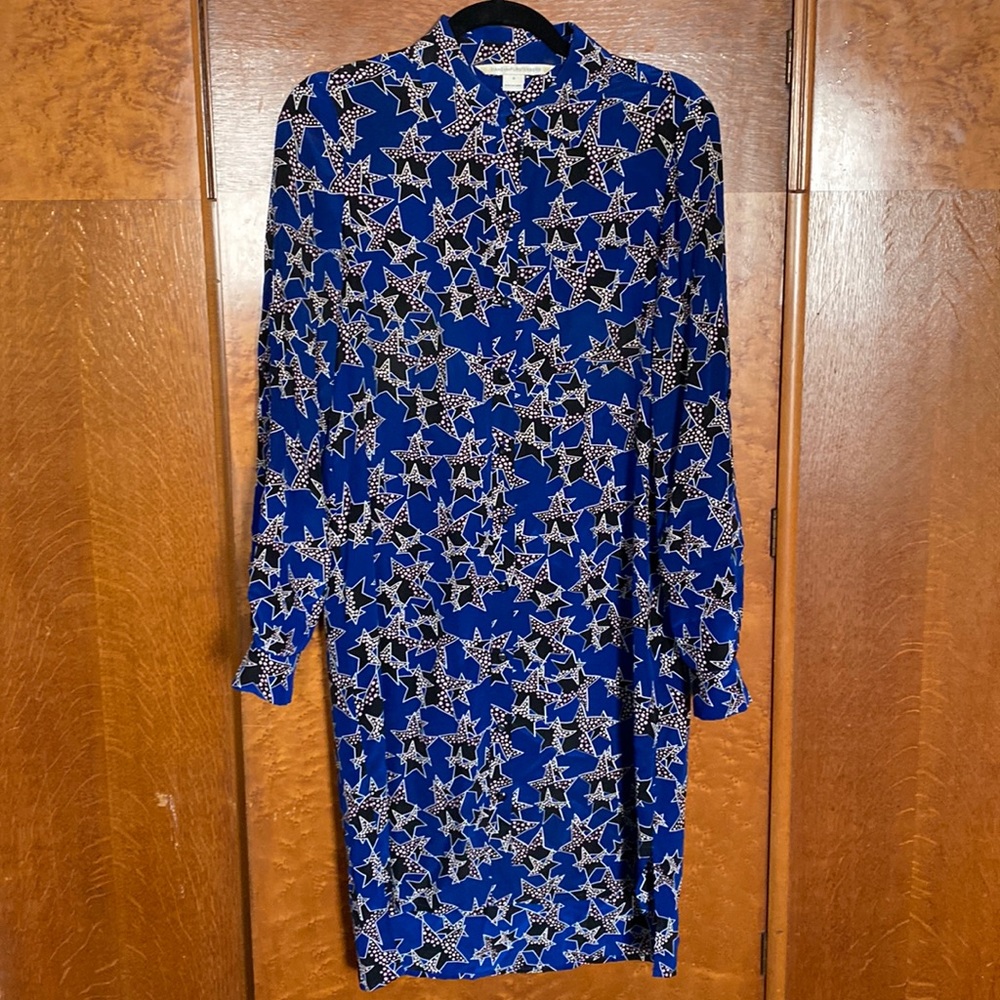 Diane Von Furstenberg Blue Silk Button Down All Over Star Print Dress Size 4